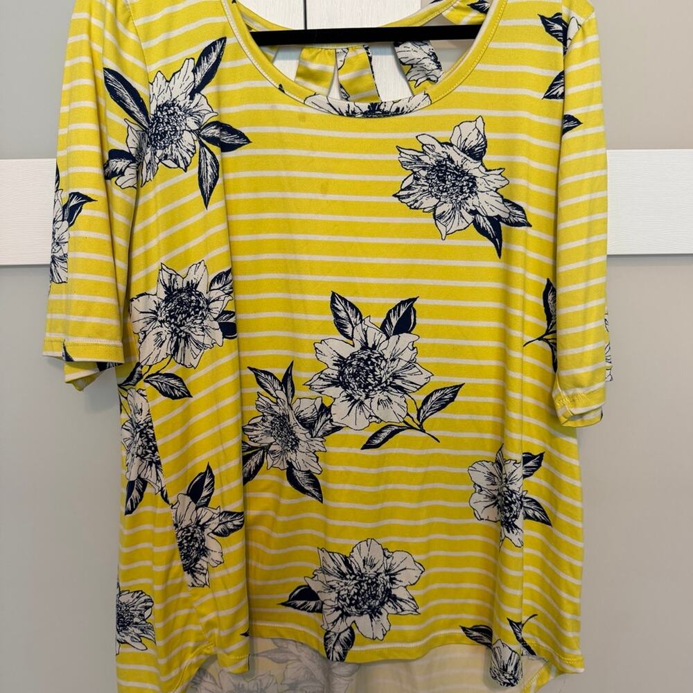 New York Laundry Women’s XL Yellow Floral Striped Cutout Tunic Top